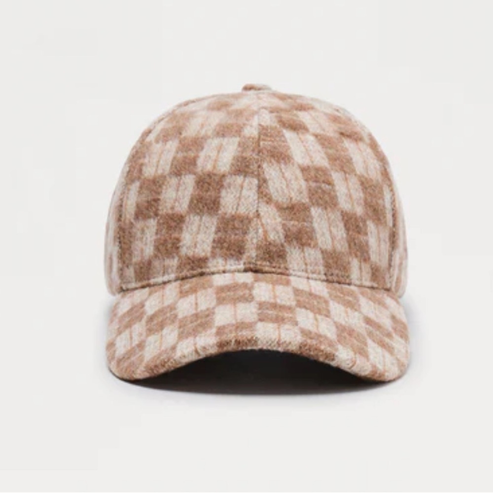 Woman’s checkered baseball cap - Picture 2 of 6